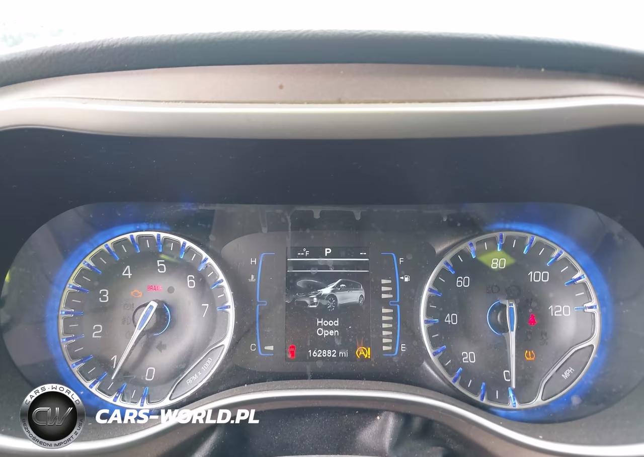 2018 Chrysler Pacifica Touring VIN:2C4RC1DGXJR168005 - 7