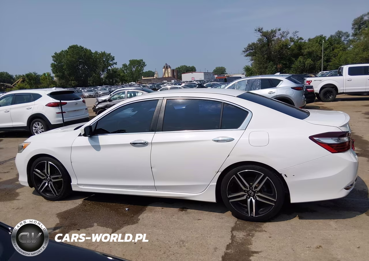 2016 Honda Accord Sport VIN:1HGCR2F55GA132386 - 14