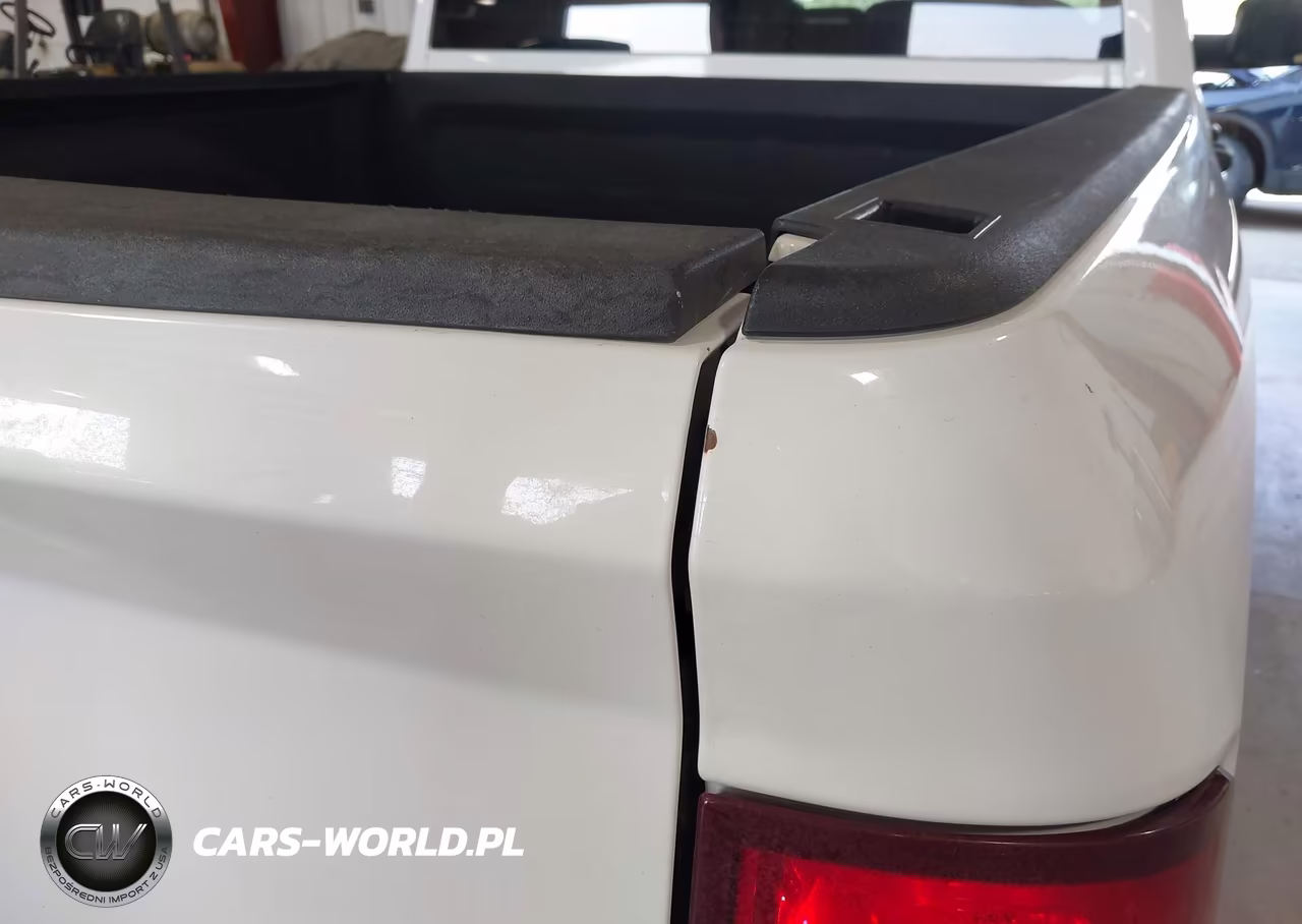 2019 Ram 1500 Classic VIN:1C6RR7FG2KS516515 - 14