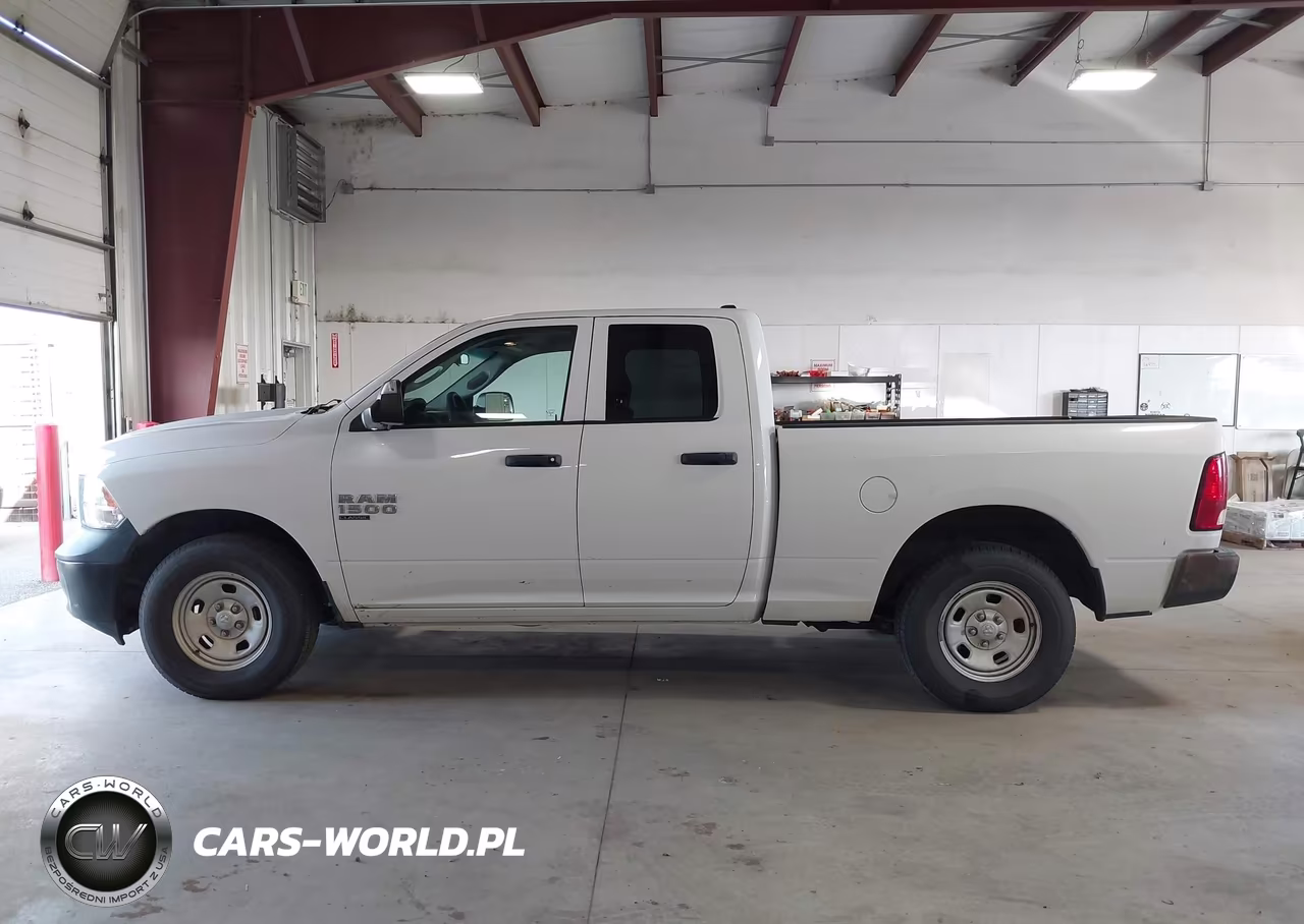 2019 Ram 1500 Classic VIN:1C6RR7FG2KS516515 - 19