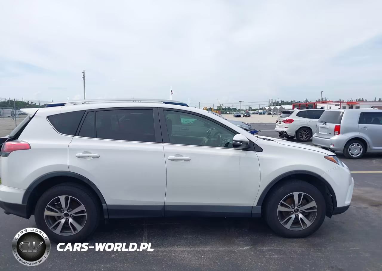 2018 Toyota Rav4 Xle VIN:JTMWFREV5JD133610 - 14