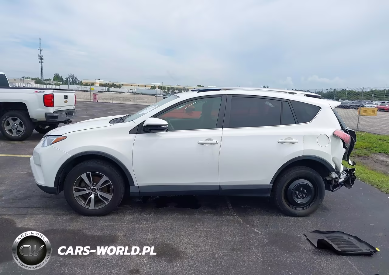 2018 Toyota Rav4 Xle VIN:JTMWFREV5JD133610 - 15