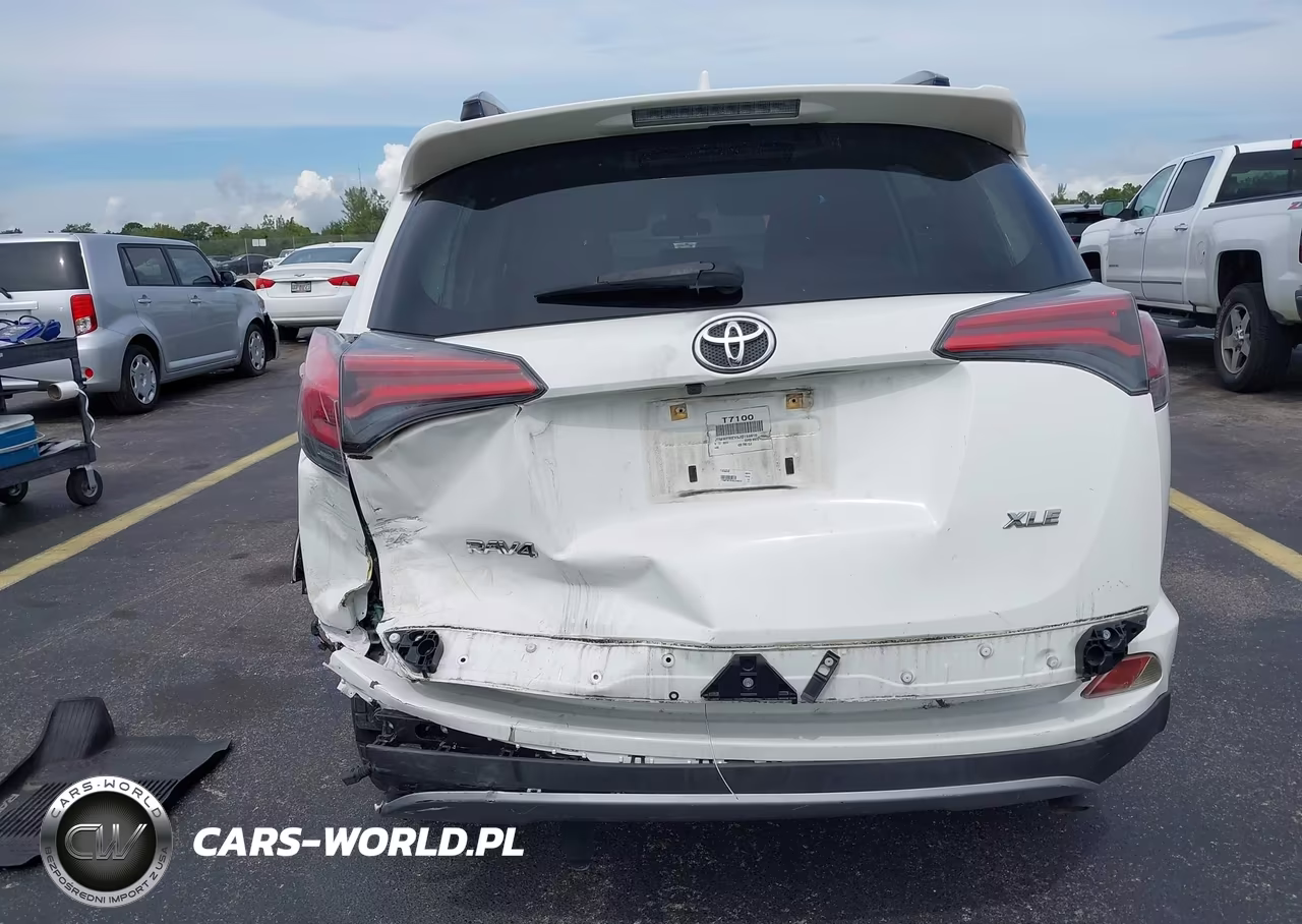 2018 Toyota Rav4 Xle VIN:JTMWFREV5JD133610 - 17