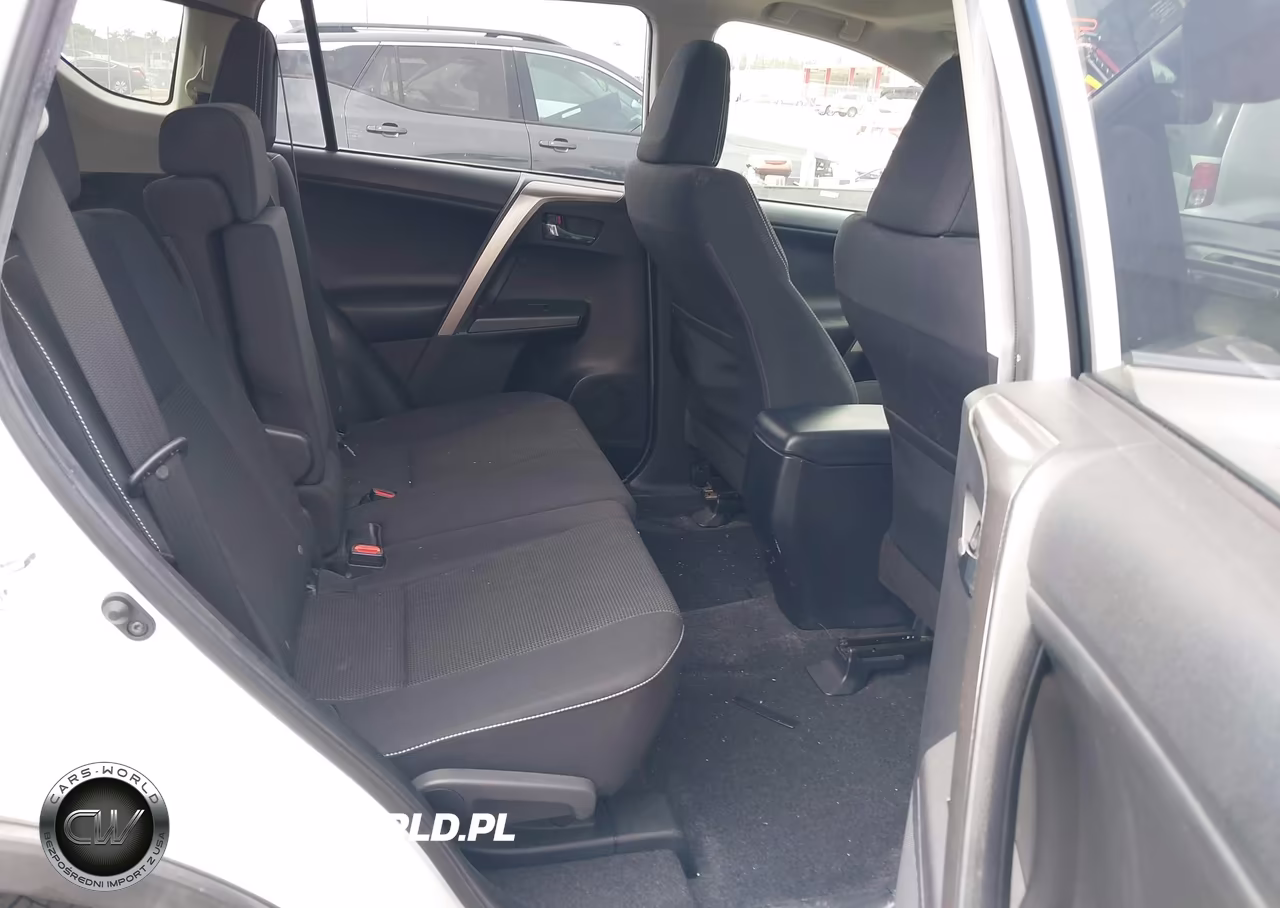 2018 Toyota Rav4 Xle VIN:JTMWFREV5JD133610 - 8