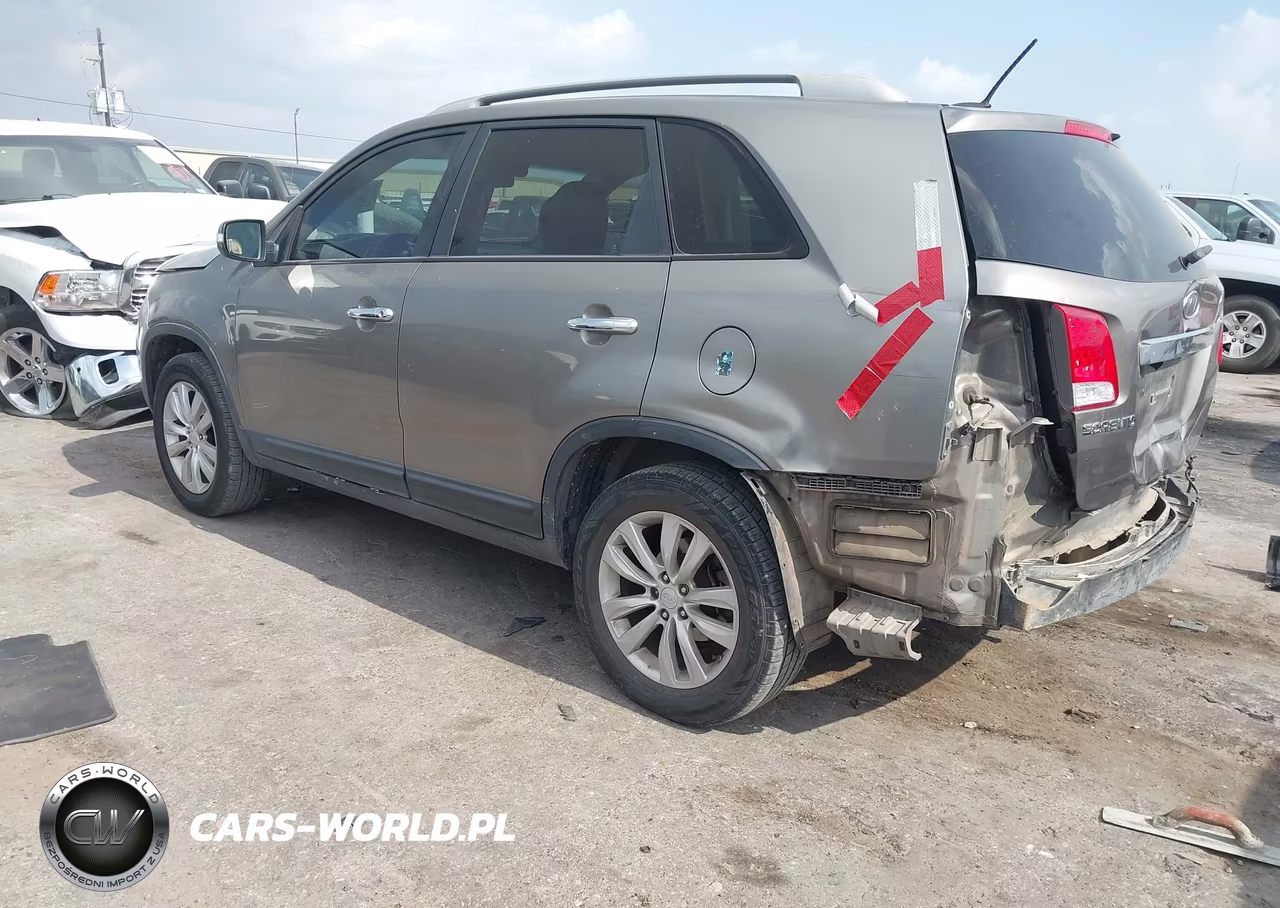 2011 Kia Sorento Lx V6 VIN:5XYKT4A22BG121424 - 3