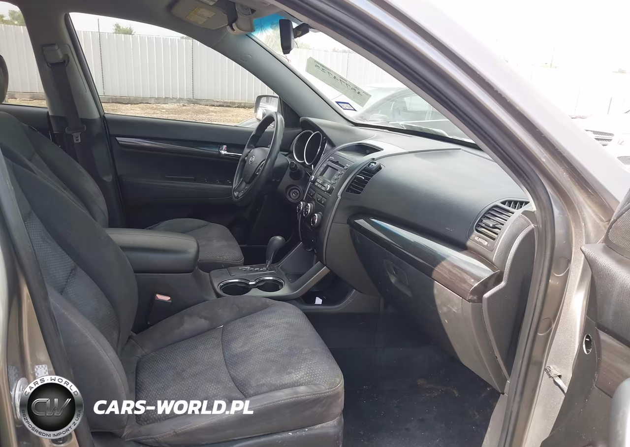 2011 Kia Sorento Lx V6 VIN:5XYKT4A22BG121424 - 5