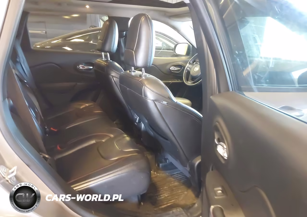 2019 Jeep Cherokee Trailhawk 4X4 VIN:1C4PJMBX2KD282425 - 8
