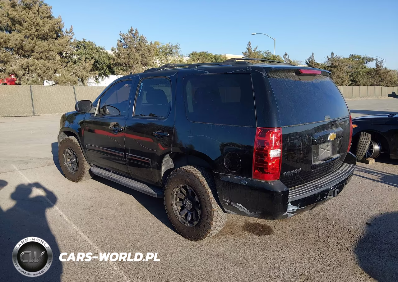 2013 Chevrolet Tahoe Lt VIN:1GNSCBE05DR177740 - 3
