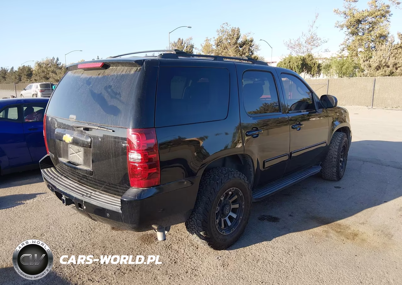 2013 Chevrolet Tahoe Lt VIN:1GNSCBE05DR177740 - 4