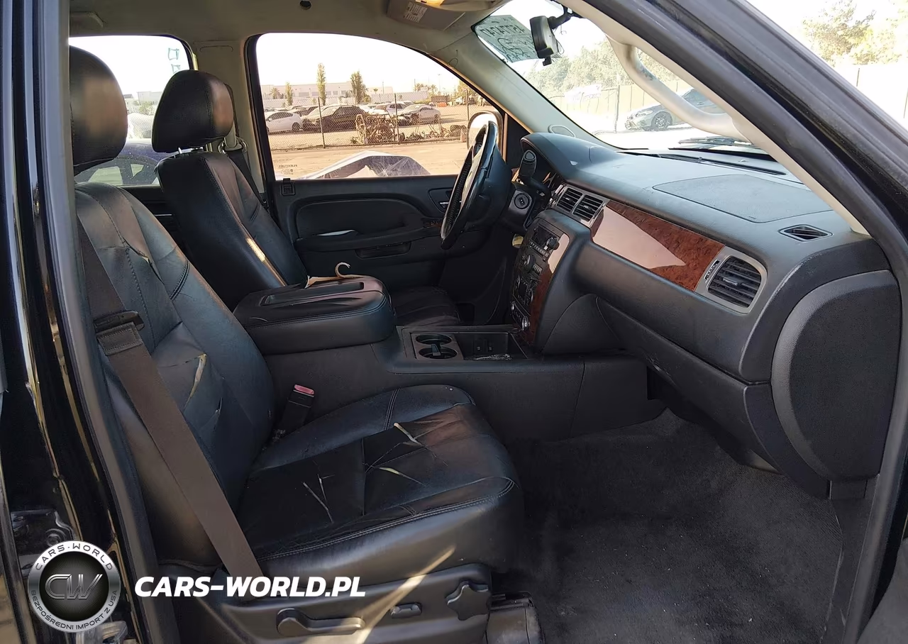2013 Chevrolet Tahoe Lt VIN:1GNSCBE05DR177740 - 5