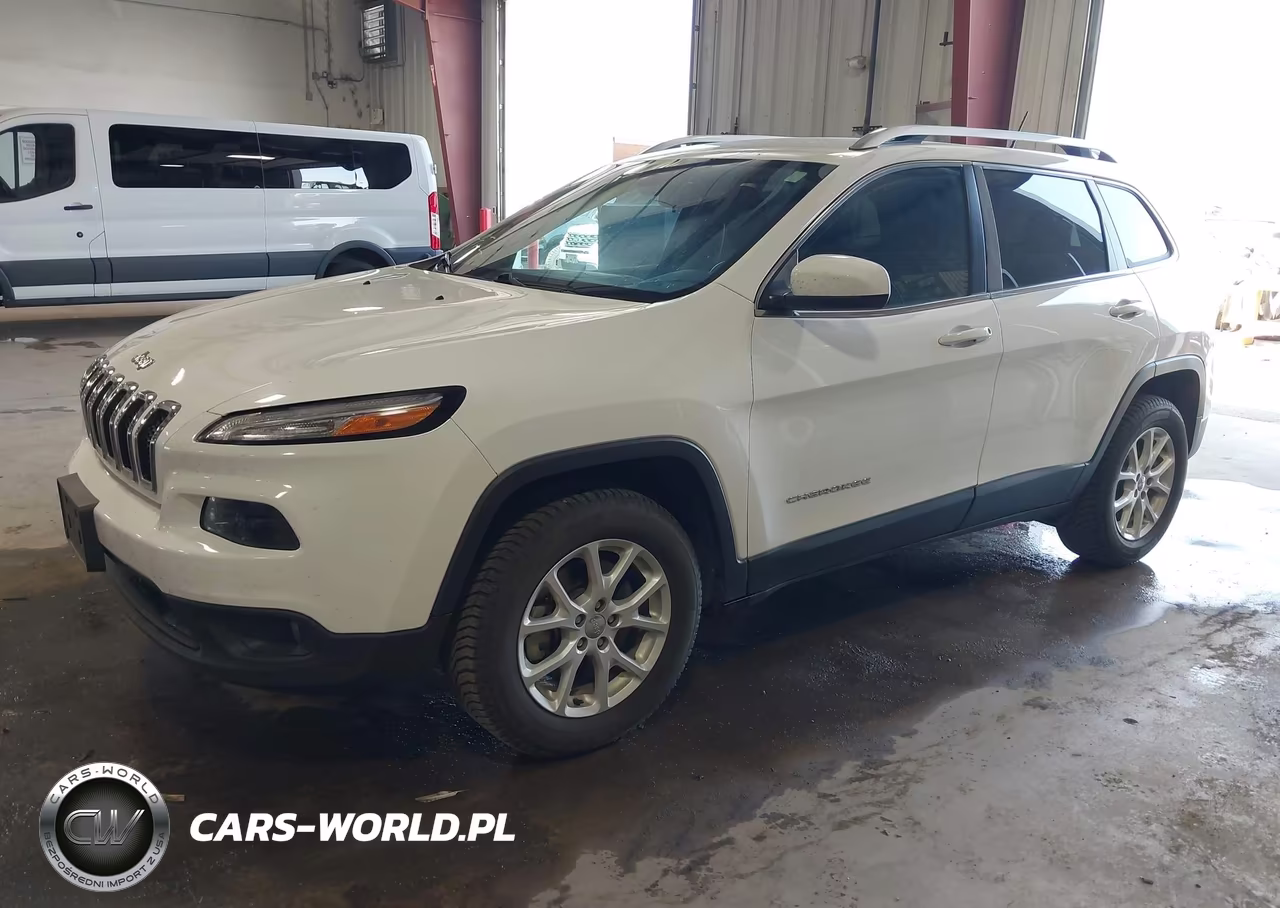 2018 Jeep Cherokee Latitude 4X4 VIN:1C4PJMCB4JD528523 - 2