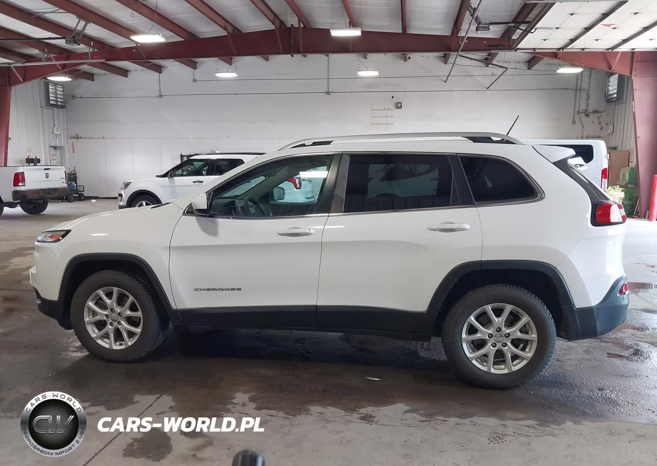 2018 Jeep Cherokee Latitude 4X4 VIN:1C4PJMCB4JD528523 - 20