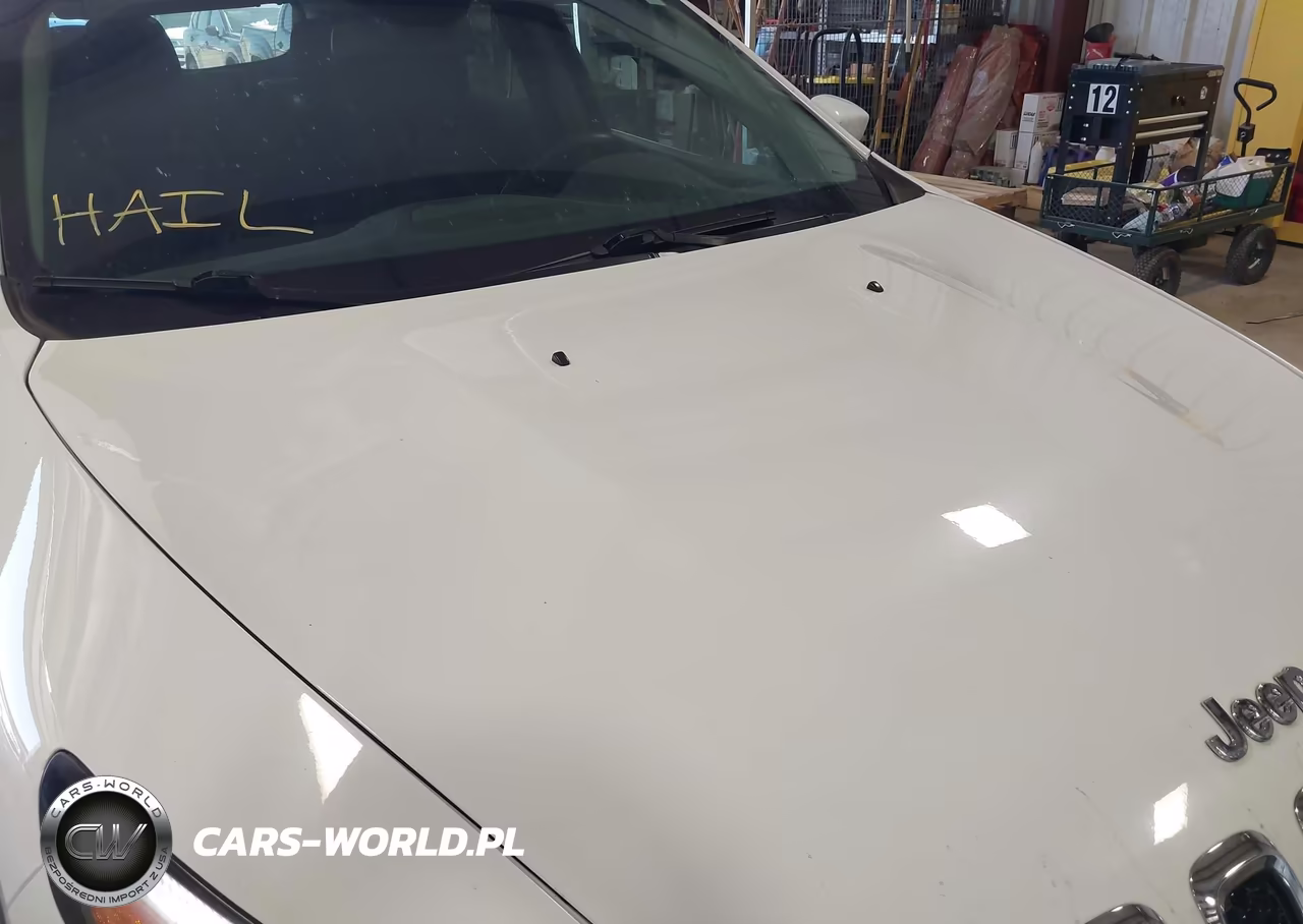 2018 Jeep Cherokee Latitude 4X4 VIN:1C4PJMCB4JD528523 - 6