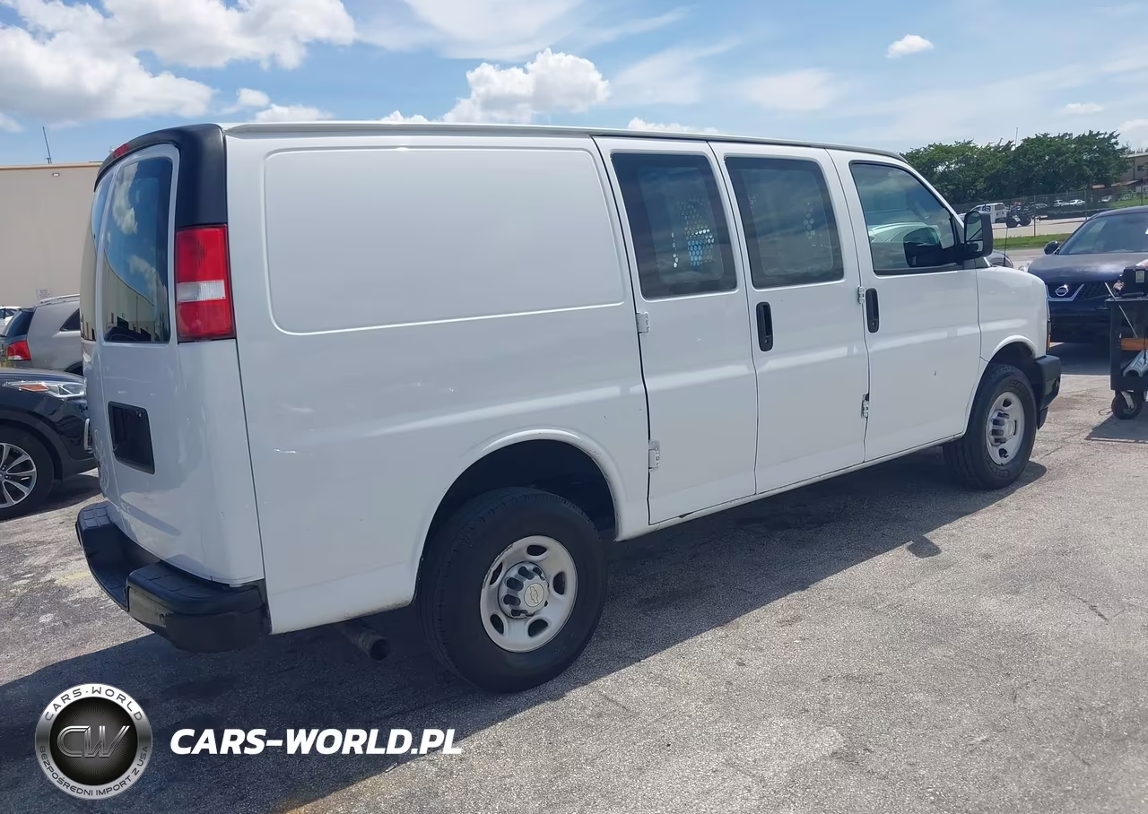 2022 Chevrolet Express G2500 VIN:1GCWGAFPXN1217525 - 4
