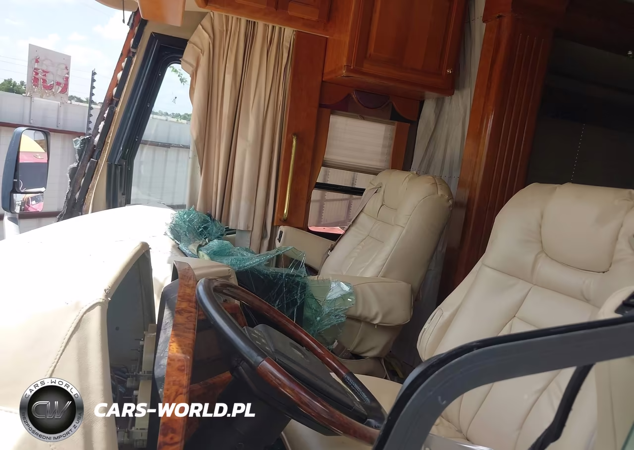 2005 Country Coach Motorhome Magna VIN:4U7C9FZ1251104075 - 5