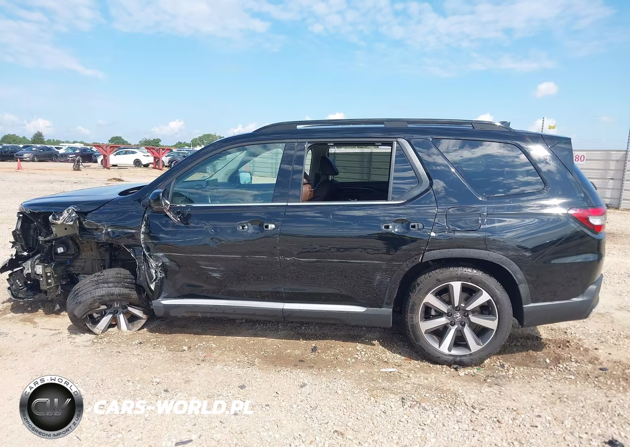 2025 Honda Pilot Elite VIN:5FNYG1H80SB055647 - 13
