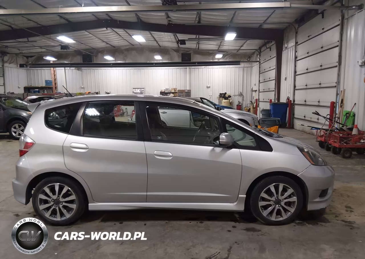 2012 Honda Fit Sport VIN:JHMGE8H59CS005090 - 13