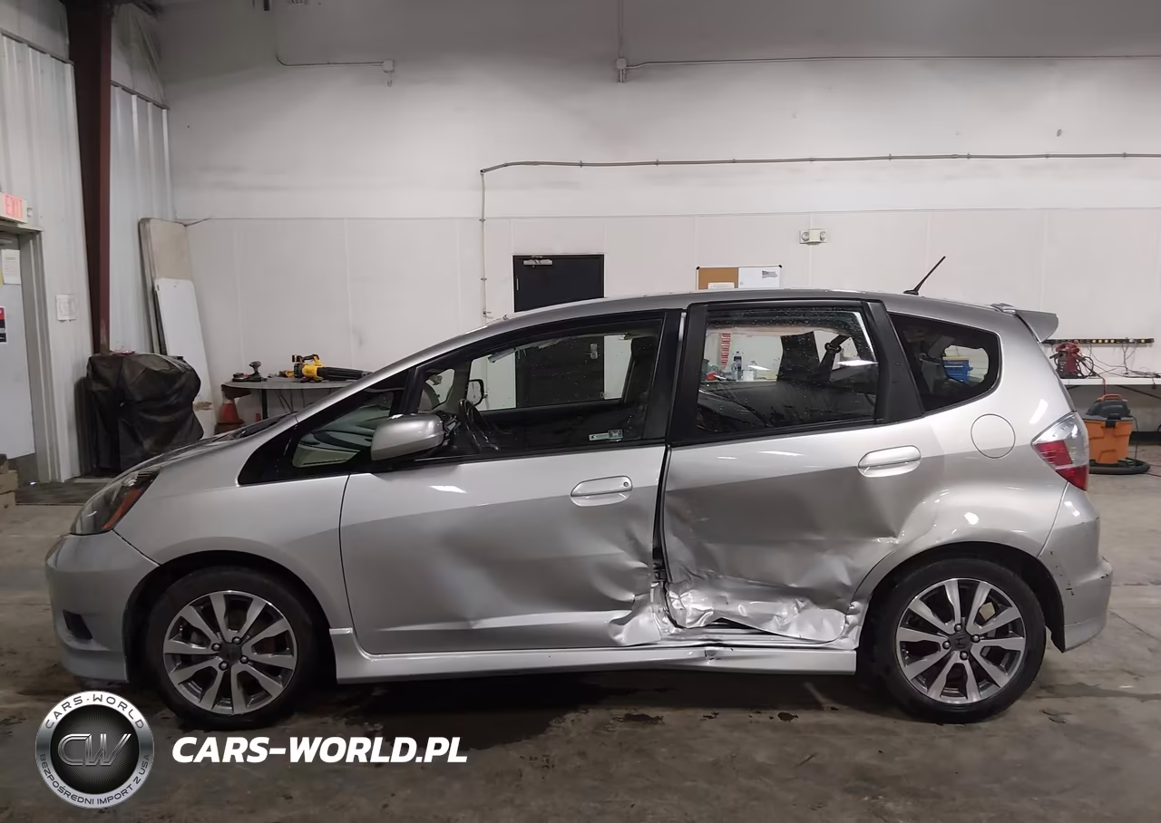 2012 Honda Fit Sport VIN:JHMGE8H59CS005090 - 14