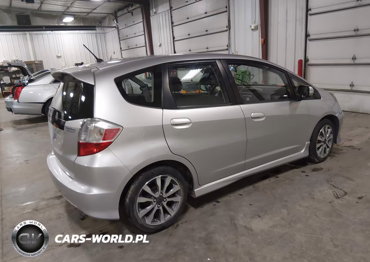 2012 Honda Fit Sport VIN:JHMGE8H59CS005090 - 4