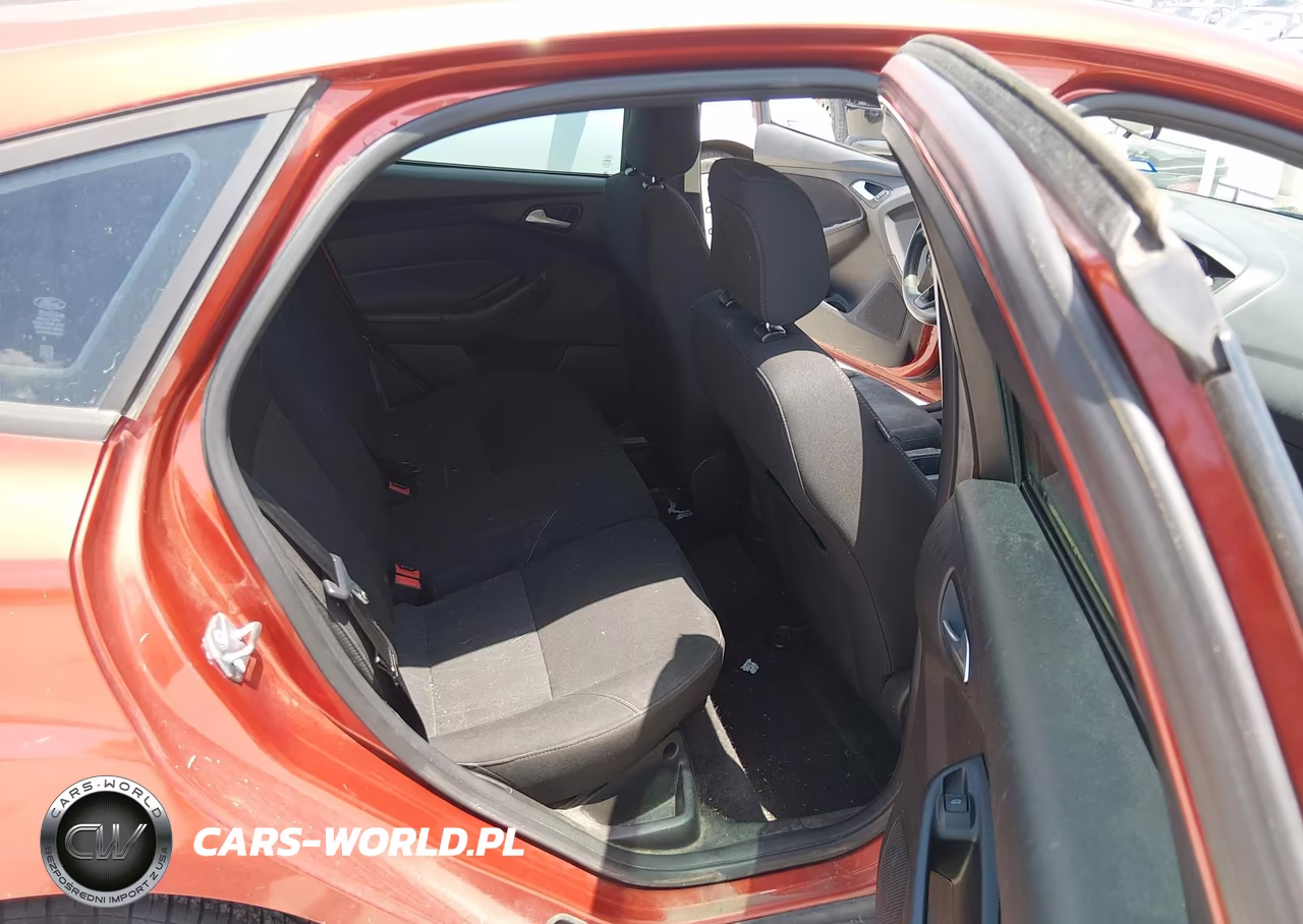 2018 Ford Focus Se VIN:1FADP3K21JL269207 - 8