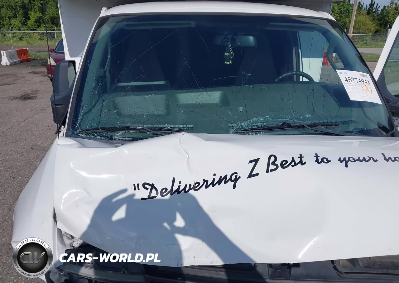 2018 Chevrolet Express Cutaway Work Van VIN:1GB0GSFP9J1331560 - 13