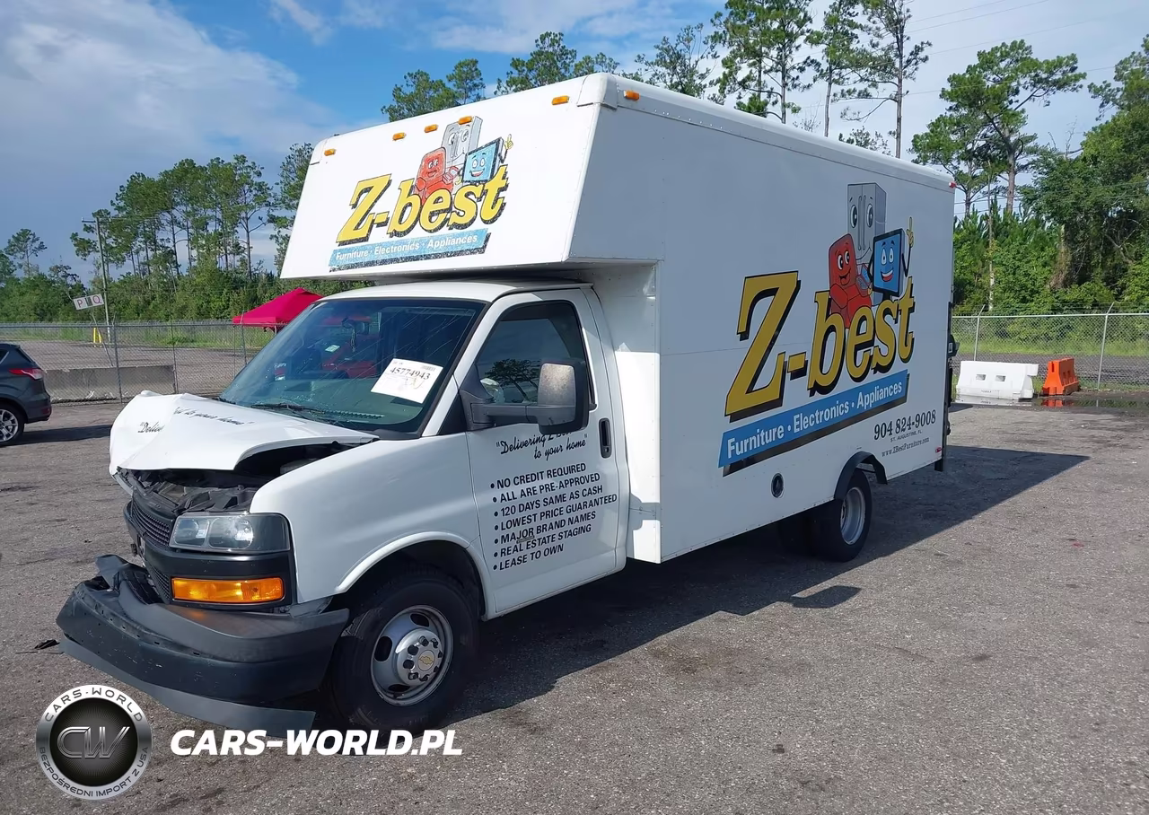 2018 Chevrolet Express Cutaway Work Van VIN:1GB0GSFP9J1331560 - 2