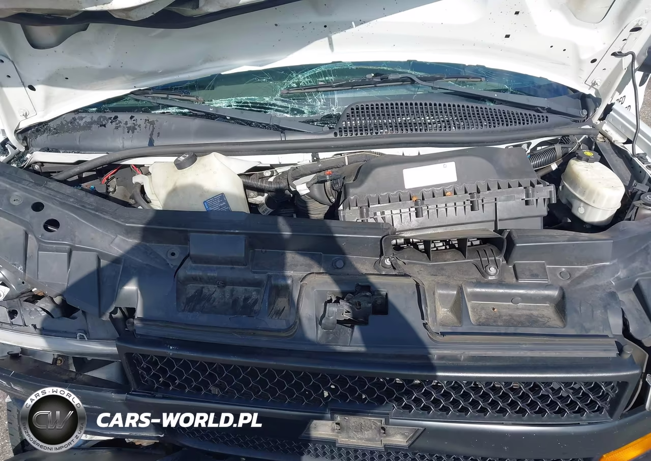 2018 Chevrolet Express Cutaway Work Van VIN:1GB0GSFP9J1331560 - 9