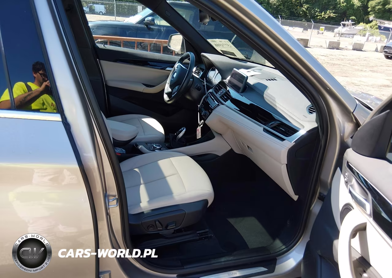 2022 BMW X1 xDrive28I VIN:WBXJG9C03N5U66602 - 5