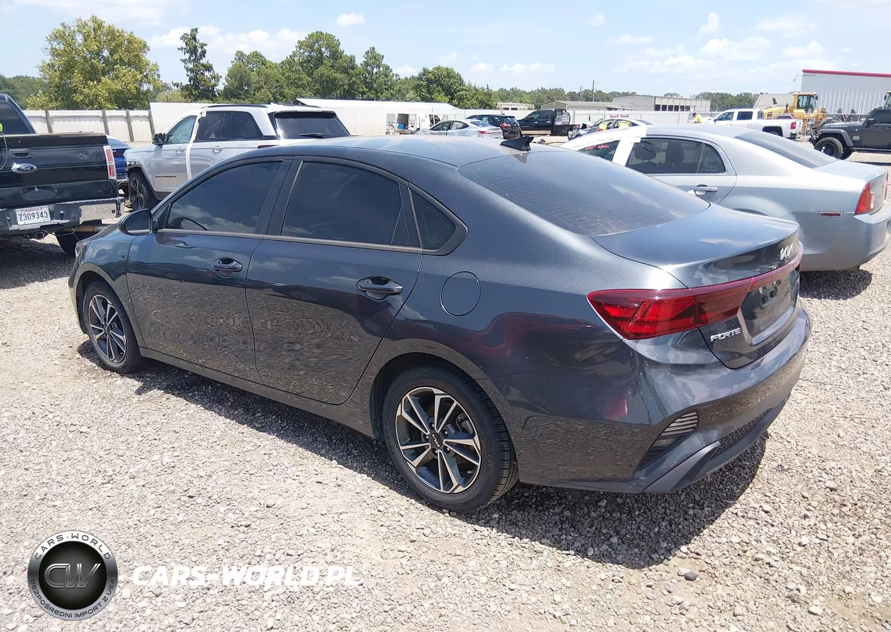 2023 Kia Forte Lxs VIN:3KPF24AD2PE645201 - 3