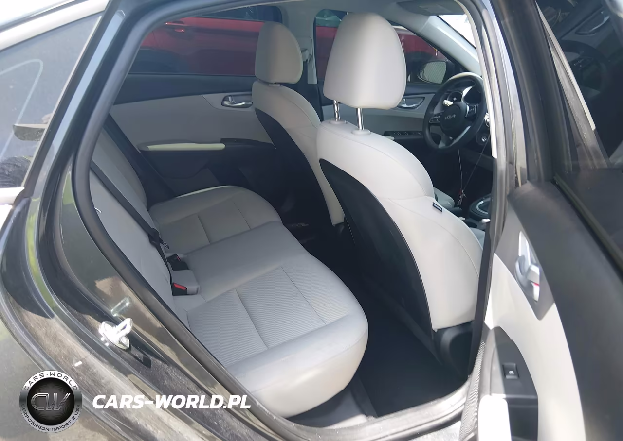 2023 Kia Forte Lxs VIN:3KPF24AD2PE645201 - 8