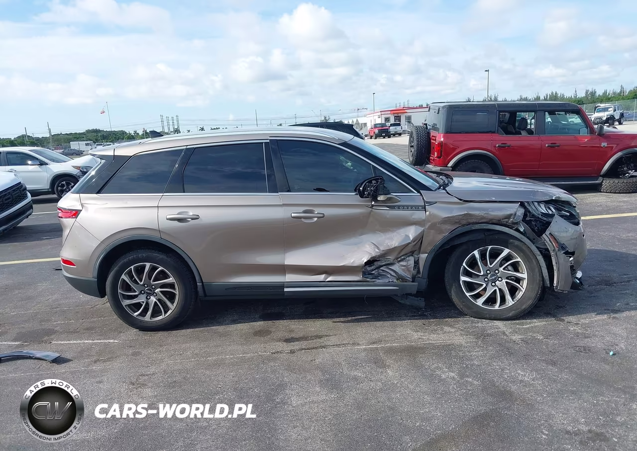 2020 Lincoln Corsair Standard VIN:5LMCJ1C9XLUL27621 - 13