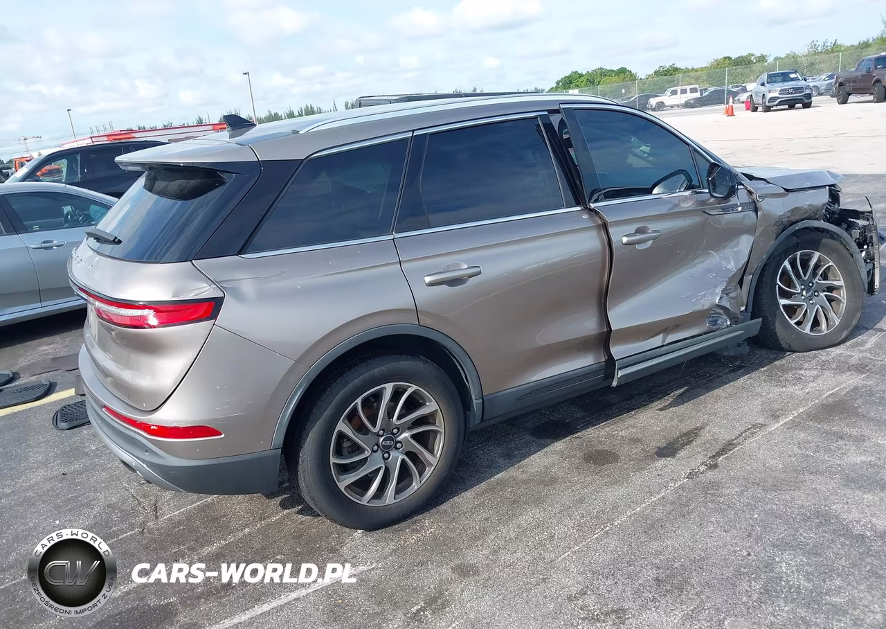 2020 Lincoln Corsair Standard VIN:5LMCJ1C9XLUL27621 - 4