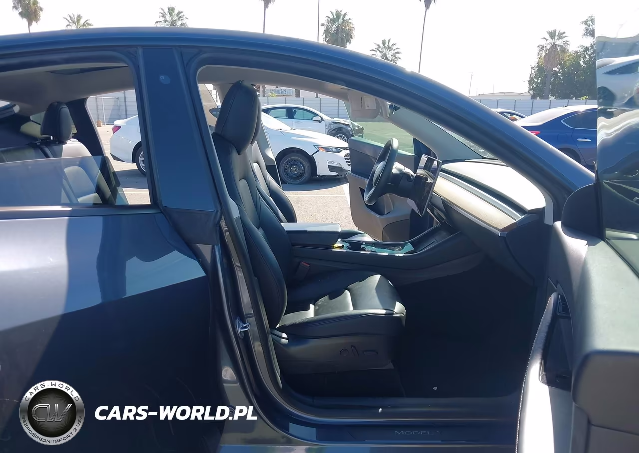 2020 Tesla Model Y Long Range Dual Motor All-Wheel Drive-Performance Dual Motor All-Wheel Drive VIN:5YJYGDEF1LF002560 - 5
