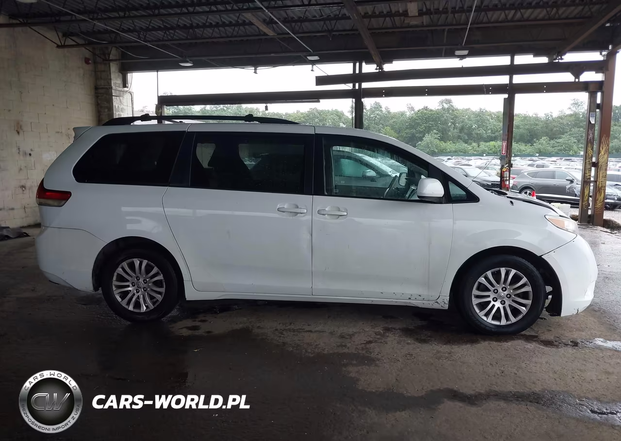 2014 Toyota Sienna Xle V6 8 Passenger VIN:5TDYK3DC9ES474794 - 14