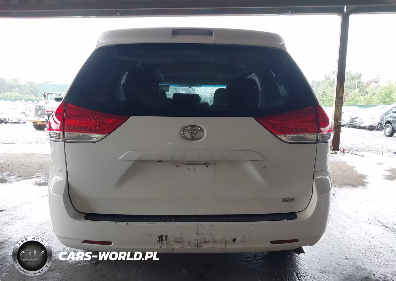 2014 Toyota Sienna Xle V6 8 Passenger VIN:5TDYK3DC9ES474794 - 17