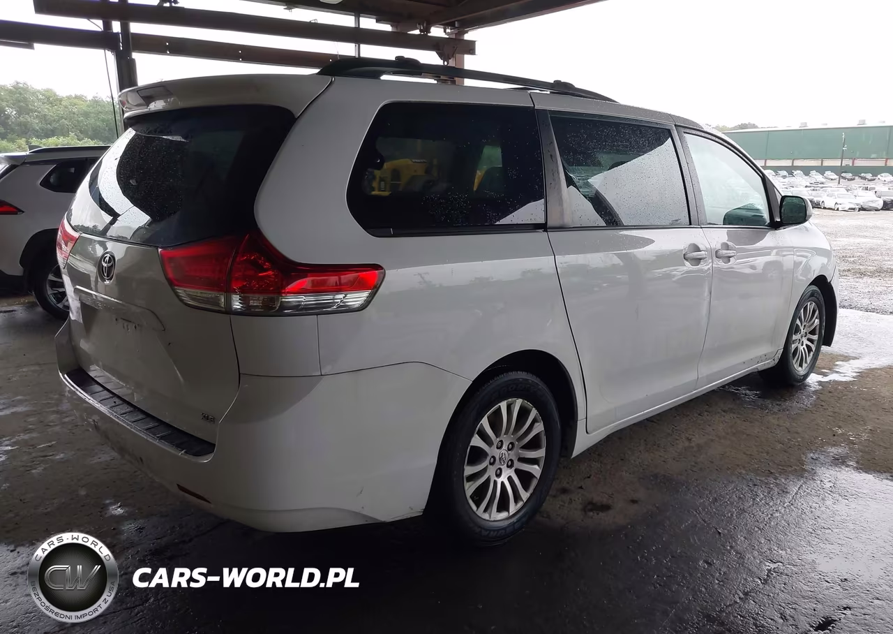 2014 Toyota Sienna Xle V6 8 Passenger VIN:5TDYK3DC9ES474794 - 4