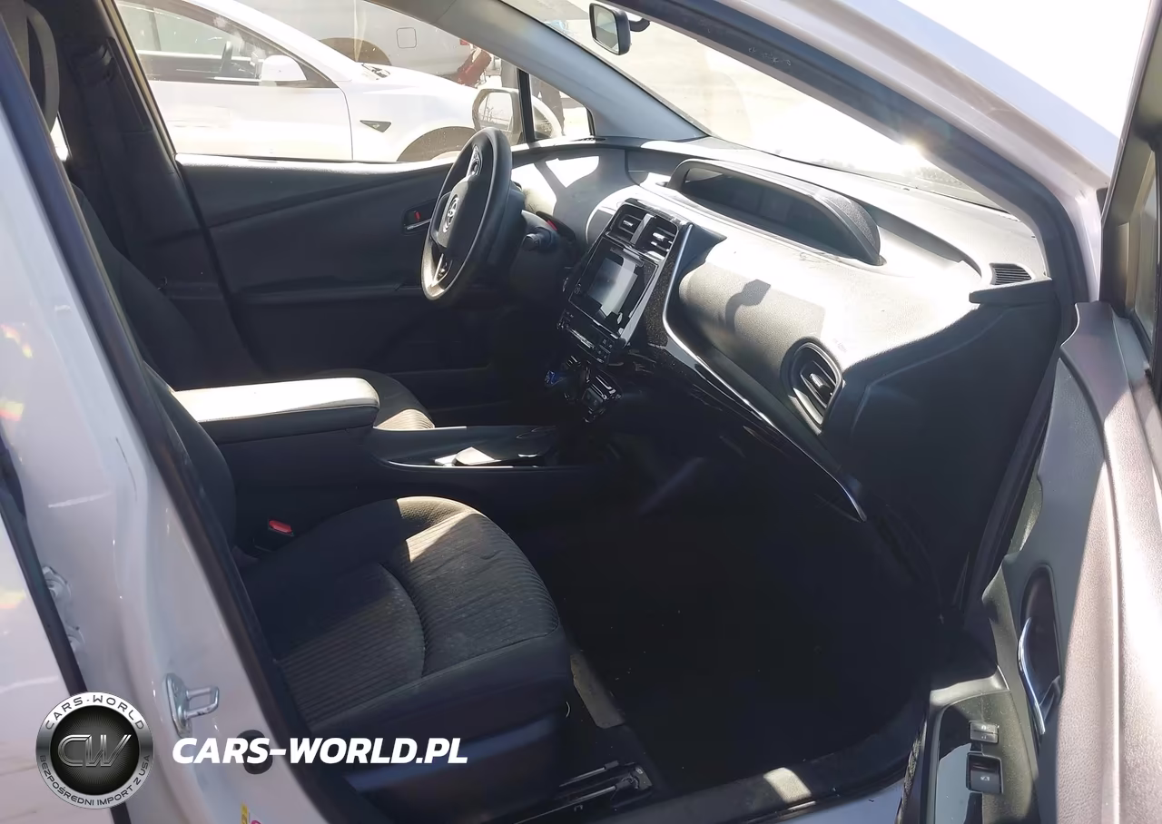 2016 Toyota Prius Two VIN:JTDKBRFU6G3521640 - 5