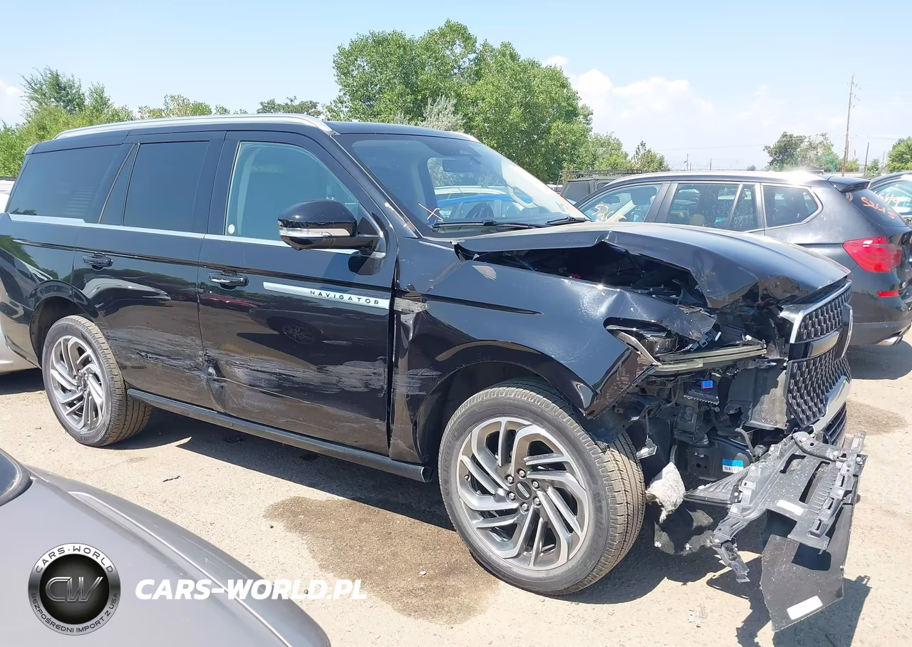 2025 Lincoln Navigator Reserve VIN:5LMJJ2LG8SEL03824 - 13