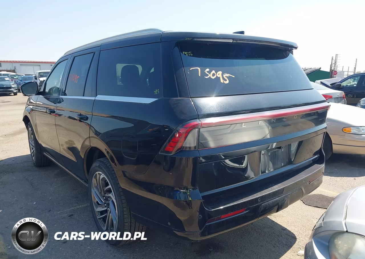 2025 Lincoln Navigator Reserve VIN:5LMJJ2LG8SEL03824 - 3
