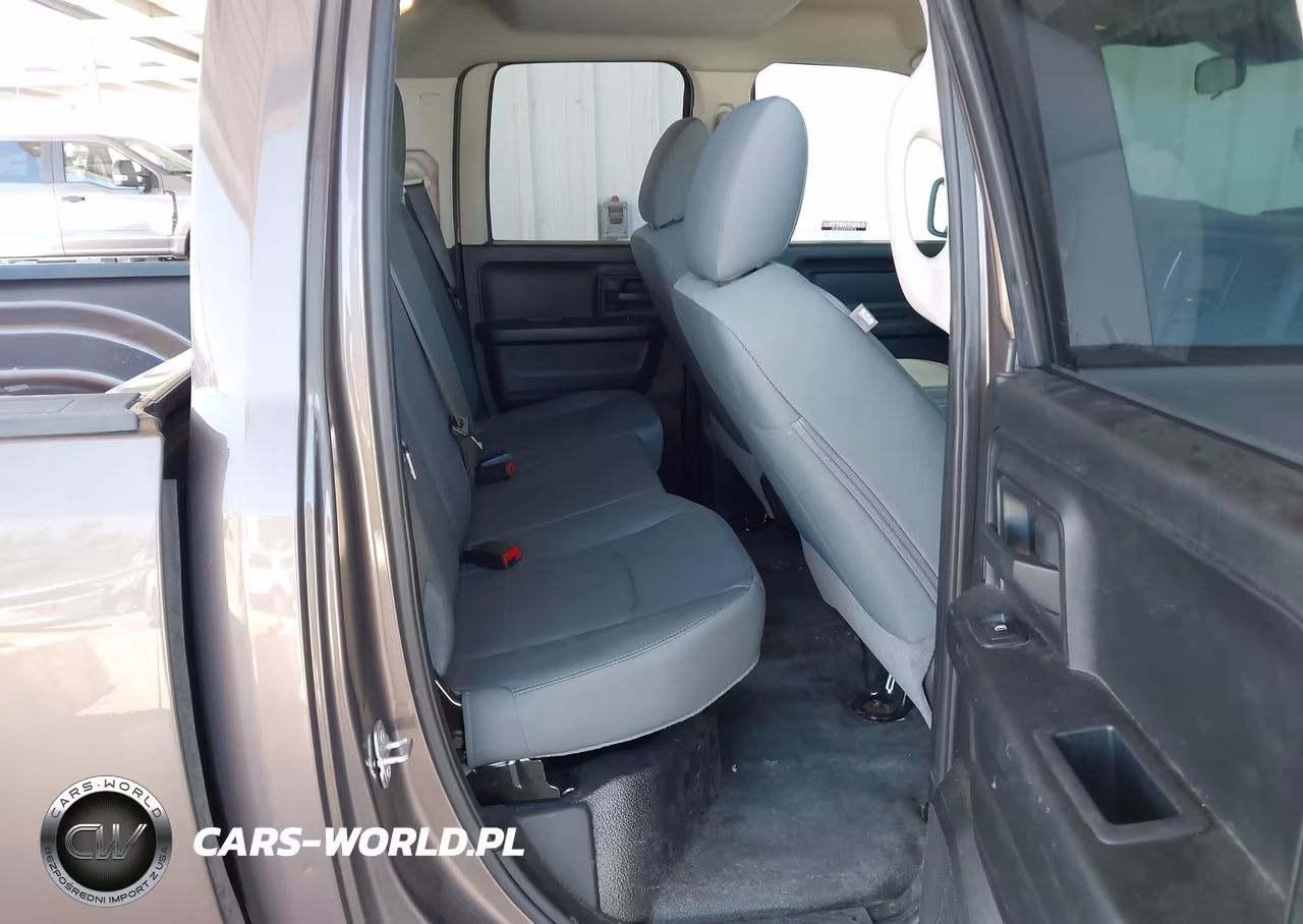 2018 Ram 1500 Tradesman 4X2 6'4 Box VIN:1C6RR6FG2JS283924 - 8