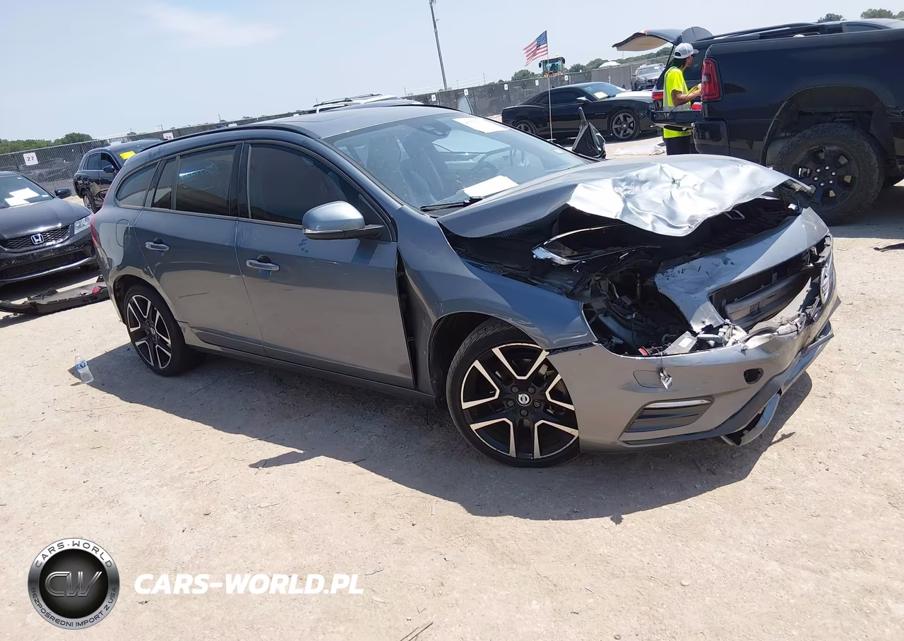 2018 Volvo V60 T5 Dynamic – zdjęcie 1 z 16