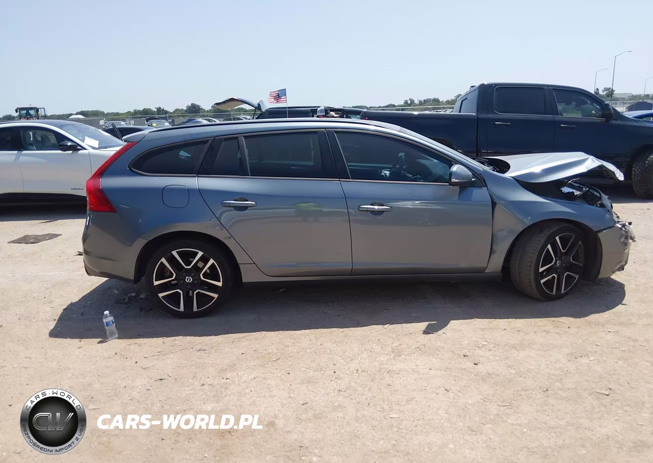 2018 Volvo V60 T5 Dynamic VIN:YV140MEL1J2378646 - 13
