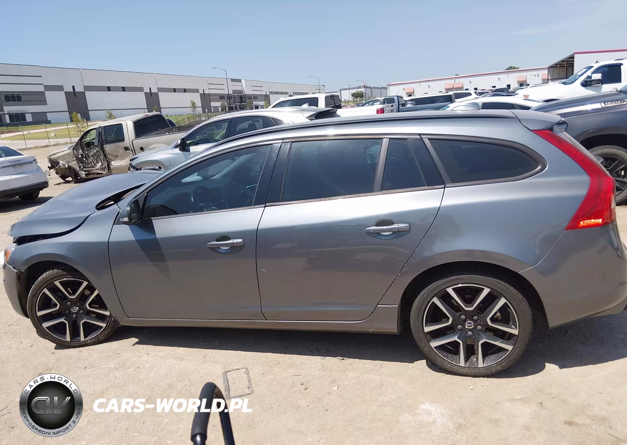 2018 Volvo V60 T5 Dynamic VIN:YV140MEL1J2378646 - 14