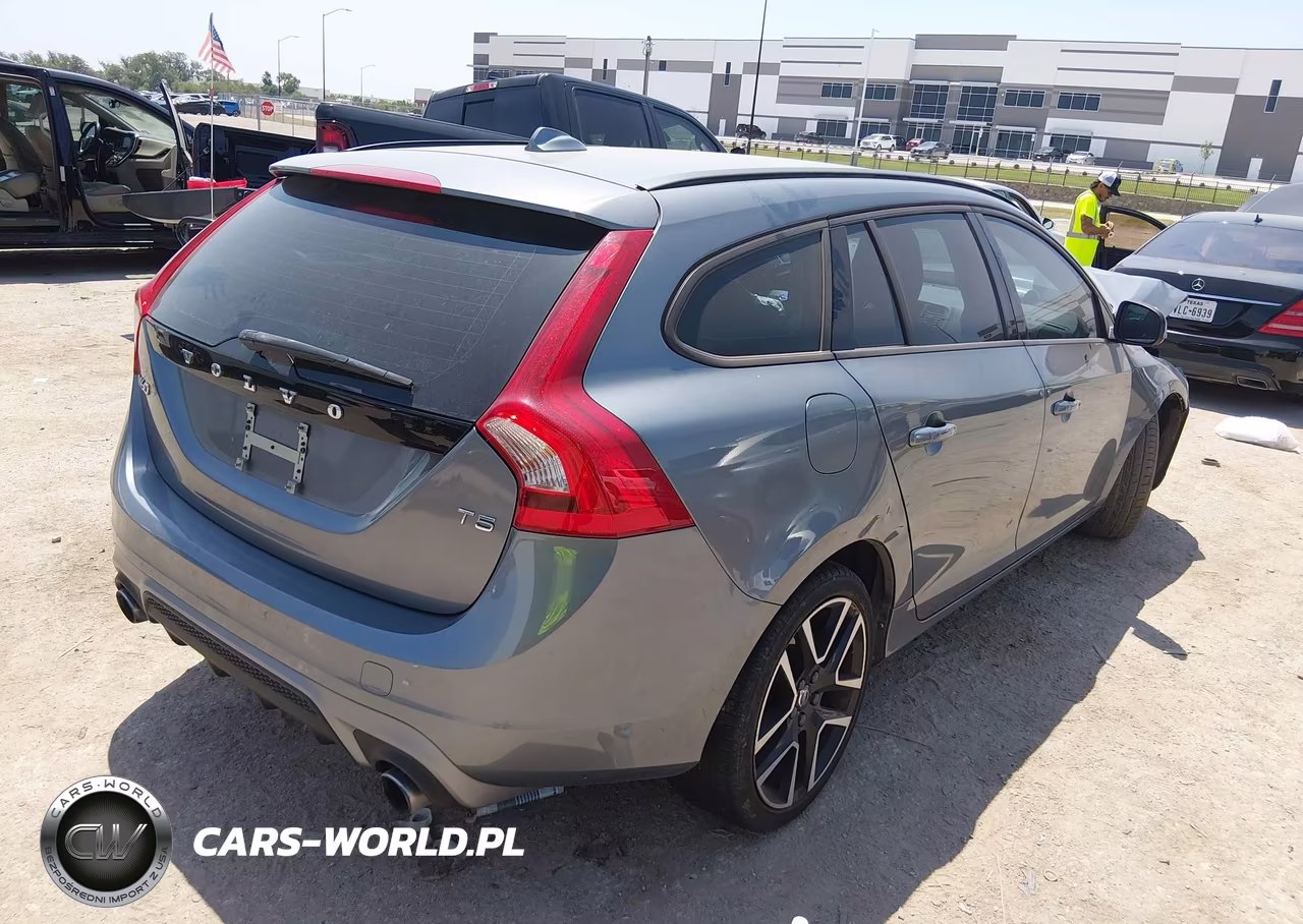 2018 Volvo V60 T5 Dynamic VIN:YV140MEL1J2378646 - 4