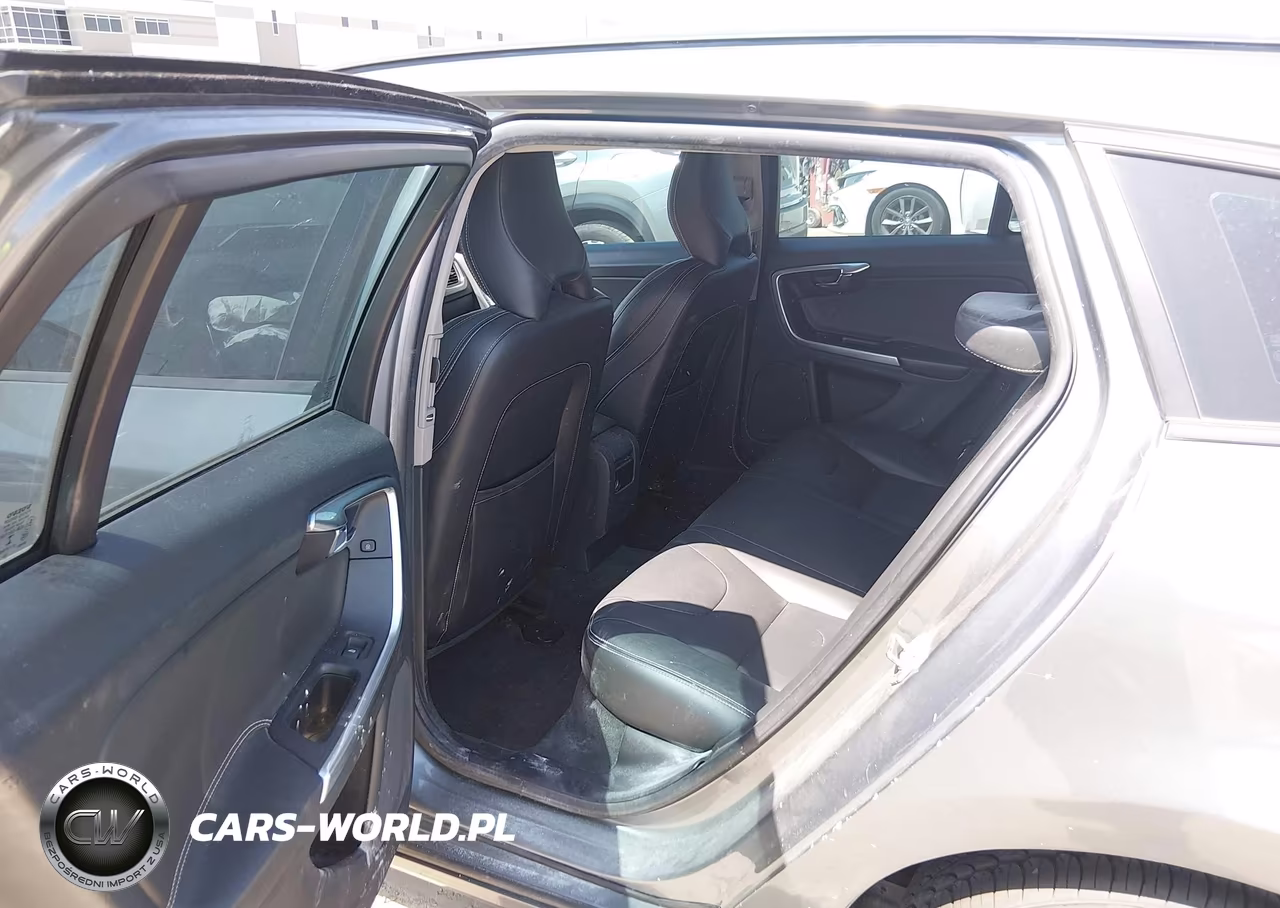2018 Volvo V60 T5 Dynamic VIN:YV140MEL1J2378646 - 8