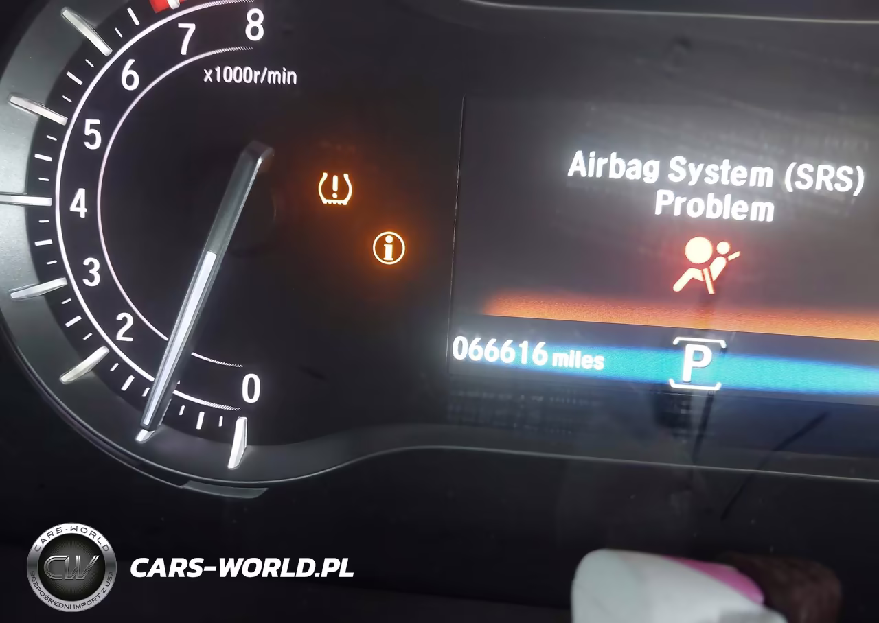 2018 Honda Ridgeline Sport VIN:5FPYK3F15JB000715 - 16