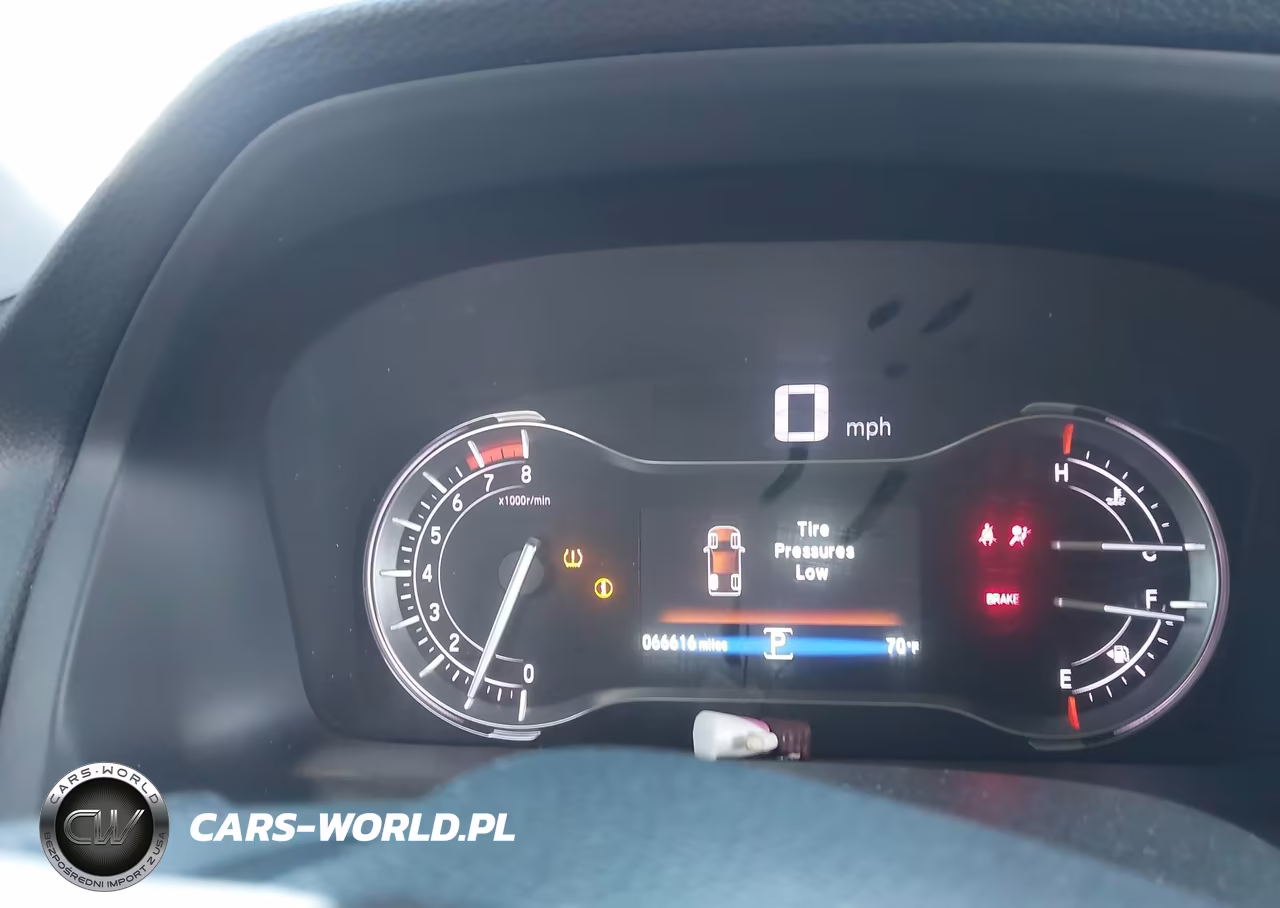 2018 Honda Ridgeline Sport VIN:5FPYK3F15JB000715 - 7