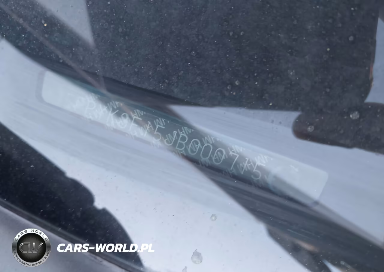 2018 Honda Ridgeline Sport VIN:5FPYK3F15JB000715 - 9