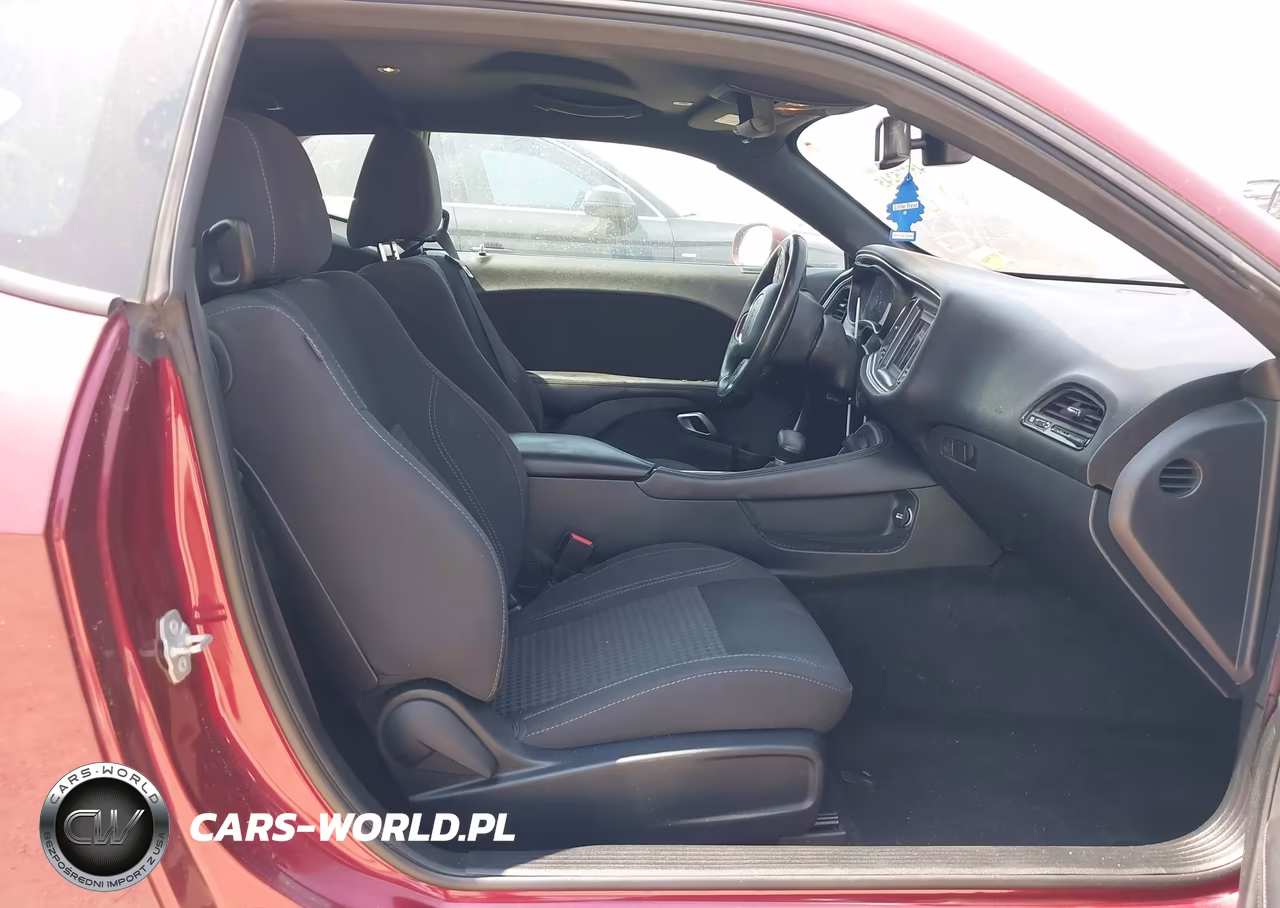 2018 Dodge Challenger Sxt VIN:2C3CDZAG2JH132504 - 5
