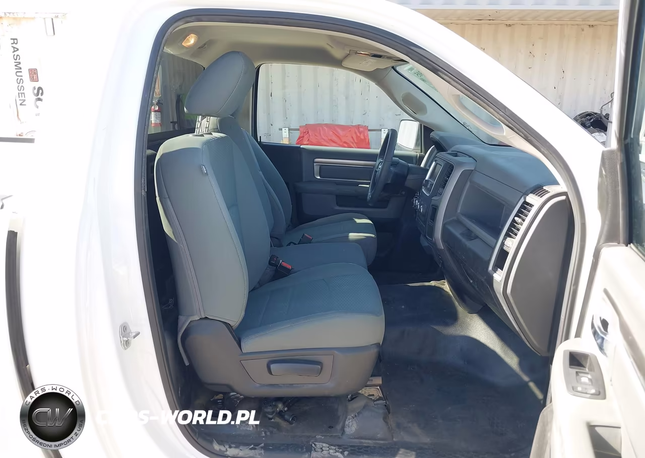 2019 Ram 1500 Classic VIN:3C6JR6DG0KG503876 - 5